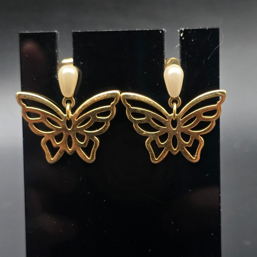 Avon 1988 Butterfly Accents Earrings Faux Pearl Gold Tone Pierced Vintage